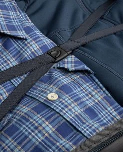 Stio Basin XT Duffel 90L -STIO Sales Basin XT Duffel 90L Boundary Black Detail Elastic Clothes Holder 313af6d8 0e75 483b a38b b3e4469bb94d