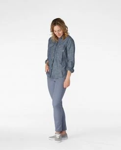 Stio Women's Ashton Chambray Shirt - Past Season 40 Stio Women's Ashton Chambray Shirt - Past Season -STIO Sales W Ashton Chambray Shirt Dark Chambray 3 1dc868a6 b12c 4a2a a53a 7516bdfafcbd