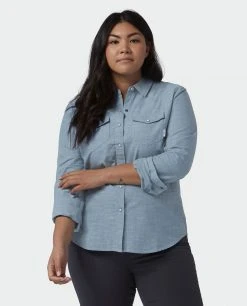 Stio Women's Ashton Chambray Shirt -STIO Sales W Ashton Chambray Shirt Light Chambray Alt 1