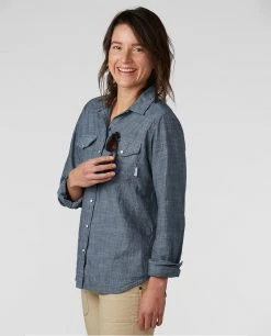 Stio Women's Ashton Chambray Shirt - Past Season 25 Stio Women's Ashton Chambray Shirt - Past Season -STIO Sales W Ashton Chambray Shirt Medium Chambray 2 82cd5686 3088 4b4d 9798 1ef89697d78a