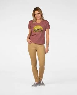 Stio Women's Buffalo Sunrise Tee -STIO Sales W Buffalo Sunrise Tee Red Clay Heather 1 e3a99a26 662b 4b9d 8b9a 94509d8522bc