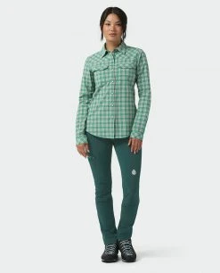 Stio Women's Eddy Shirt LS -STIO Sales W Eddy Shirt LS Greenery Plaid 5 d55a6b0a ab38 4dea 84fd a11147cfaed6