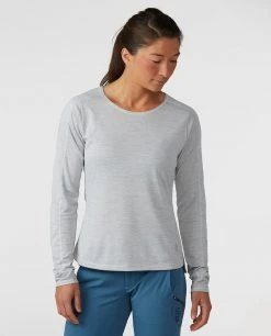Stio Women's Icefloe Tech Tee LS 28 Stio Women's Icefloe Tech Tee LS -STIO Sales W Icefloe Tech LS Quiet Gray 1